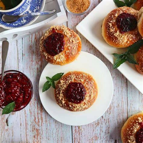 Serviervorschlag: Marmelade auf Brötchen, Geschenkverpackung