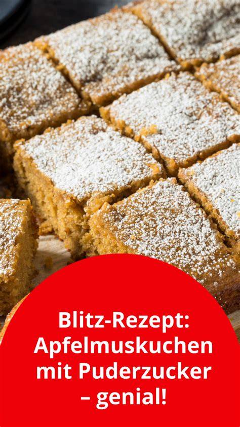 Serviervorschlag: Schneller Apfelmuskuchen aufgetischt mit Puderzucker
