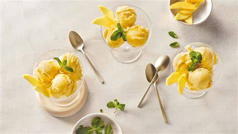 Serviervorschlag: Sorbet in Waffeln, Gläsern und als Drink