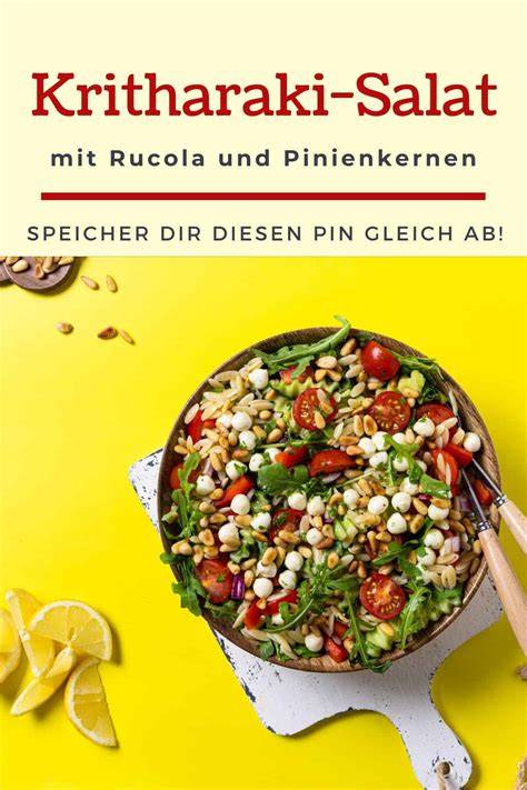 Serviervorschlag: Tannenzapfenmarmelade im Glas, mit Zitronenscheiben und Pinienkernen