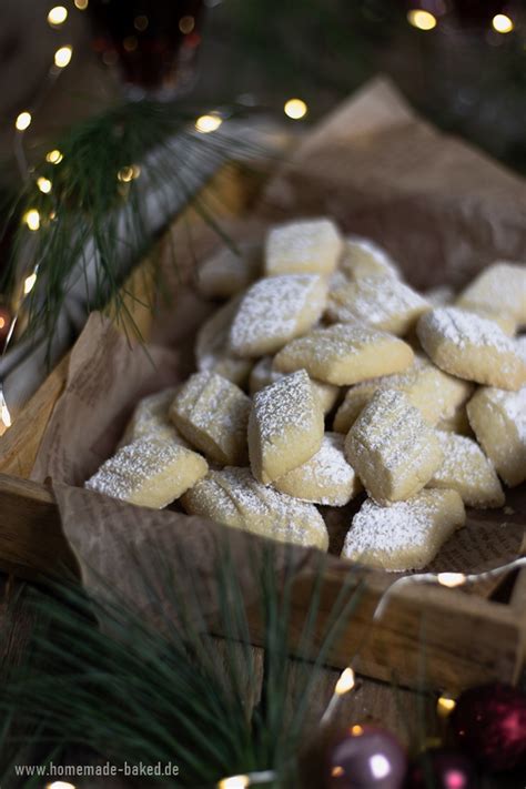 Serviervorschlag: Un Kurabiyesi auf Teetafel mit Cay-Gläsern