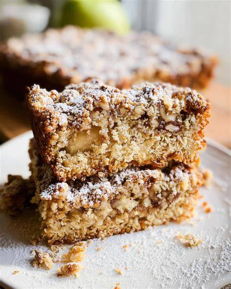 Serviervorschlag Apfel Walnuss Streusel Kuchen
