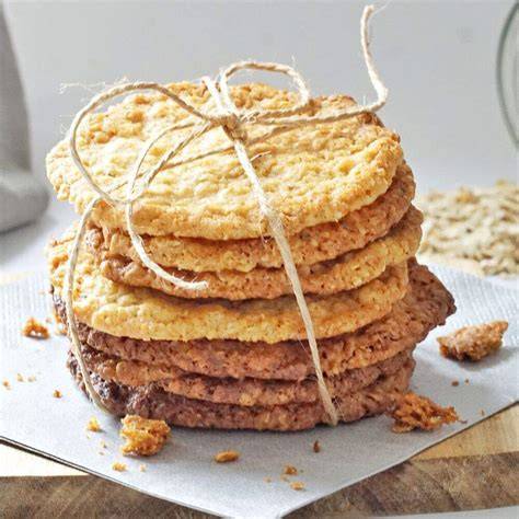 Shortbread-Fingers und Haferflockenkekse zu Dessertgläsern