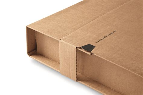 Sichere Versandverpackung für Torte mit Schneidmatte und Gefrierdose