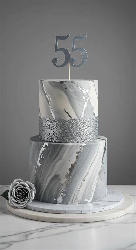 Silberner Metallic-Effekt auf Torte