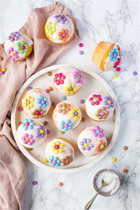 Smarties-Blumen Dekoration auf Muffins