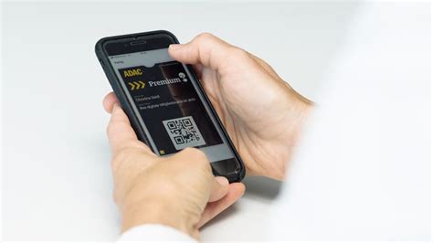 Smartphone mit digitaler MyLindt Mitgliedskarte