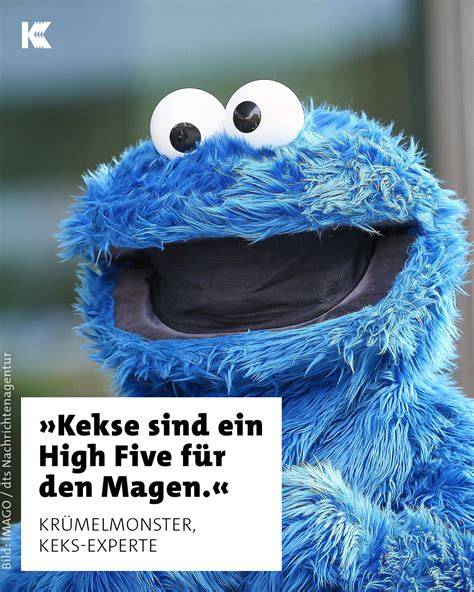 So wird das blaue Fell des Krümelmonsters aus Kokosraspeln gemacht
