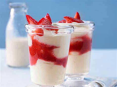 Sommerfest mit Erdbeer-Schoko-Quark Dessert