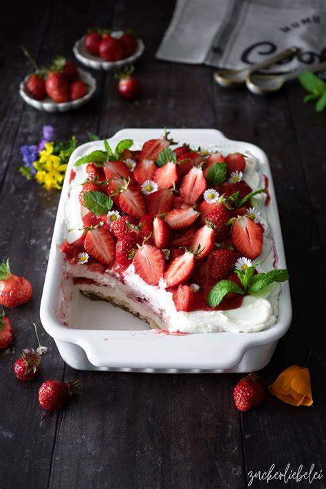 Sommerliches Erdbeer-Tiramisu ohne Zucker