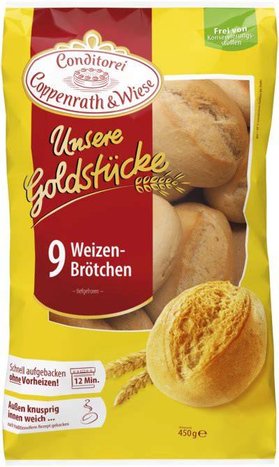 Sortiment verschiedener Coppenrath und Wiese Brötchen im Regal
