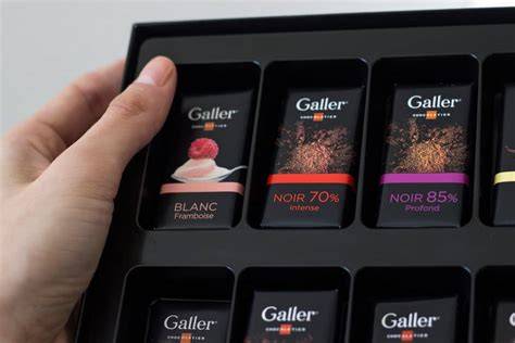 Sortiment von Galler Pralinen und Schokoladentafeln