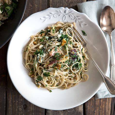 Spaghetti mit Feigen, Ziegenkäse und Walnüssen
