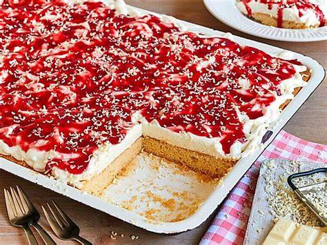 Spaghetti-Eis-Kuchen Blech Vorbereitung und Backen