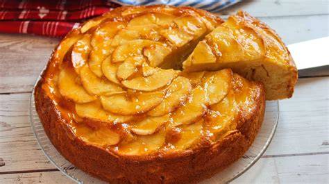 Spanische Dessertvielfalt: Tarta de Manzana, Churros und Mandelkuchen