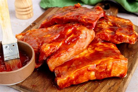 Spareribs mit Honig-Senf Marinade und Beilagen
