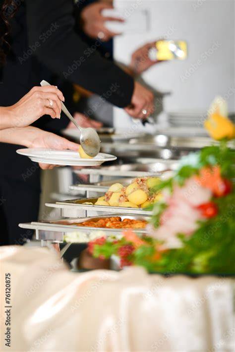 Speisebuffet und Schüssel-Highlight