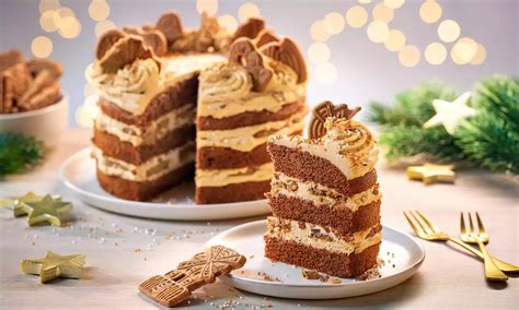 Spekulatius Torte angeschnitten auf Teller