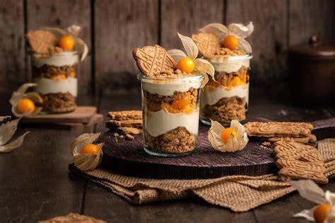 Spekulatius-Mascarpone-Dessert mit Physalis
