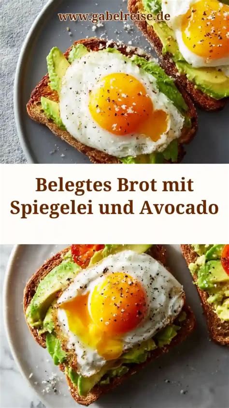 Spinatwaffel mit Spiegelei und Avocado
