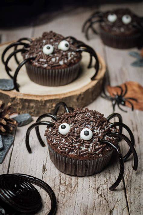Spinnen-Muffins als fertige Deko