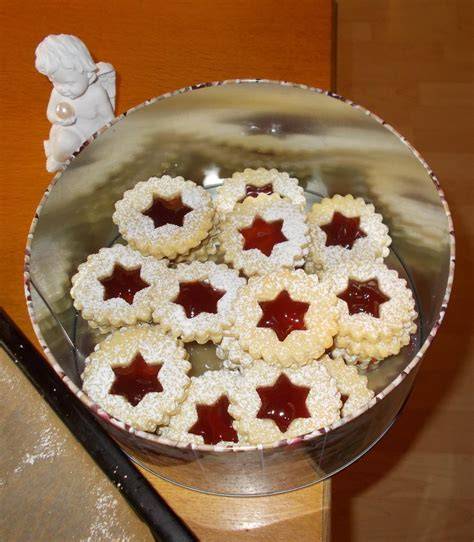 Spitzbuben mit Erdbeermarmelade