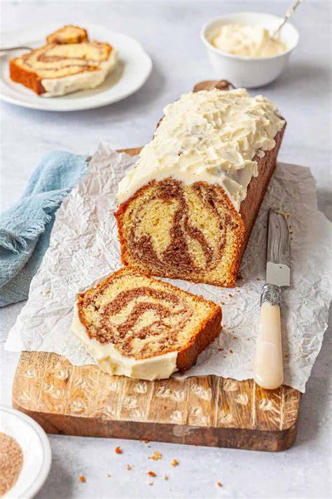 Splitterkuchen angeschnitten mit Marmorkruste