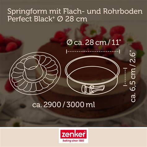 Springform mit Rohrboden und Zutaten für Karottentorte