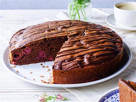 Stück Kuchen mit klassischer Kokosfett-Schokoglasur