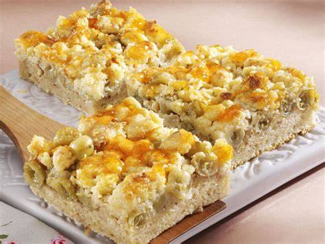 Stachelbeer-Streuselkuchen mit goldbraunen Streuseln