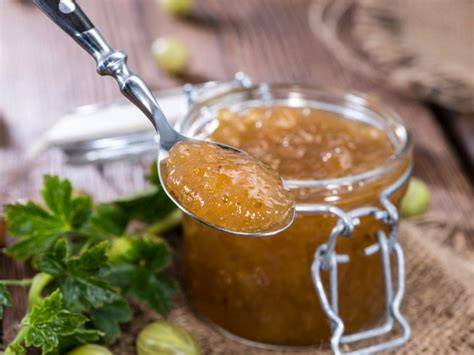 Stachelbeermarmelade als Dessert-Topping