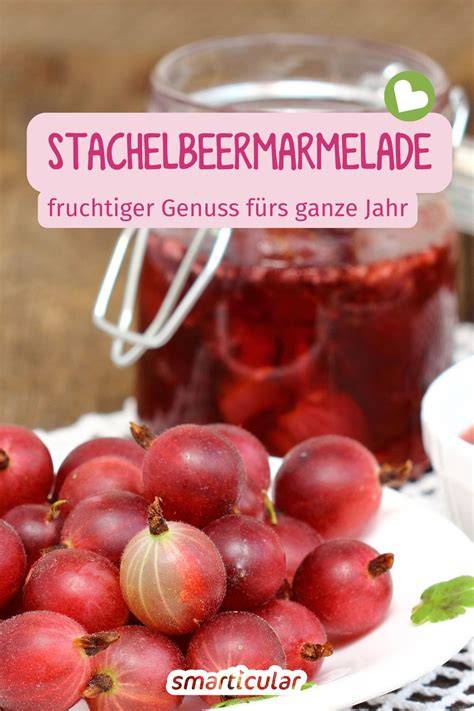 Stachelbeermarmelade im Glas, frisch gekocht
