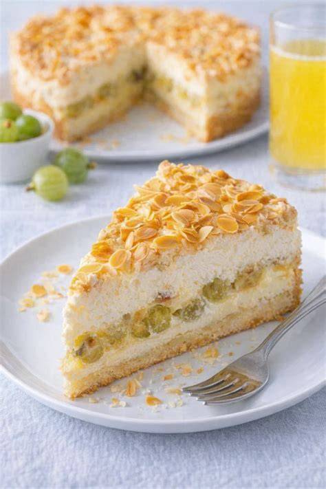 Stachelbeertorte perfekt angeschnitten: Garnitur und Serviertipps