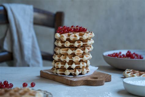 Stapelteller mit Lütticher Waffeln als Buffetbeitrag