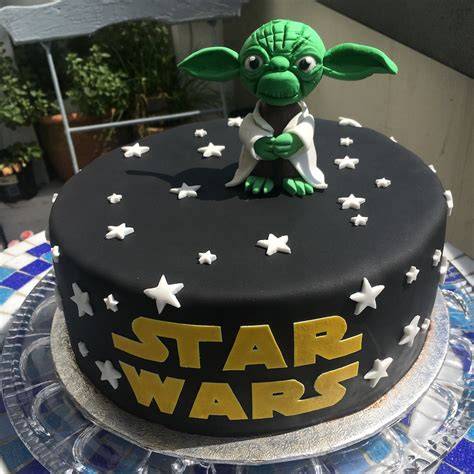 Star Wars Torte mit Marzipanüberzug und Sternen
