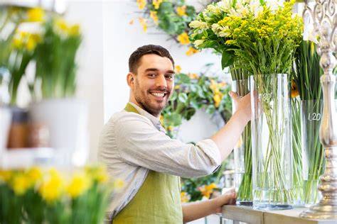 Stellenangebote: Suche nach Reinigungskraft und Florist im Center