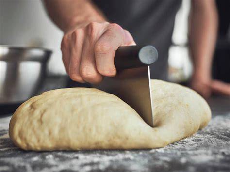 Step-by-Step: Formen und Portionieren von Mohn-Marzipan-Schnecken