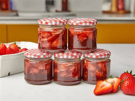 Sterilisierte Einmachgläser für Marmelade