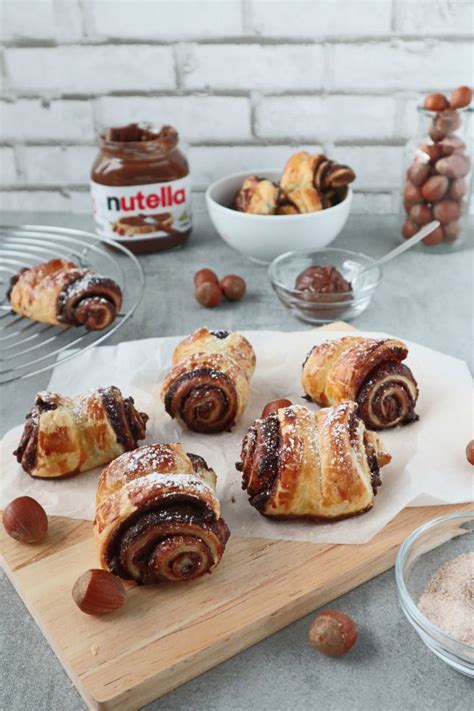 Stern-Bewertung, zufriedene Esser mit Nutella-Biskuitrolle
