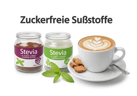 Stevia im Kaffee: Tropfenflasche neben Tasse