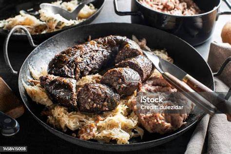 Stilleben mit Morcilla - inspiriert von spanischer Alltagskultur und Geschichte