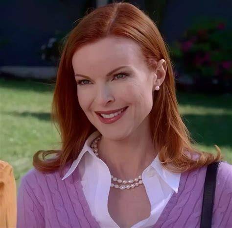 Stilvolle Tortendekoration in Bree Van de Kamp Stil