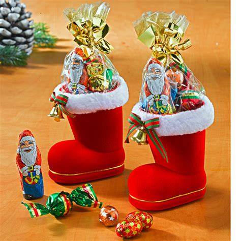Stimmungsbild: Nikolausstiefel gefüllt mit Lindt-Schokolade
