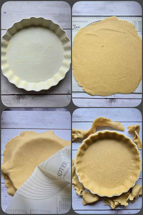 Streifen aus Mürbeteig für Gitterdeckel auf Apple Pie