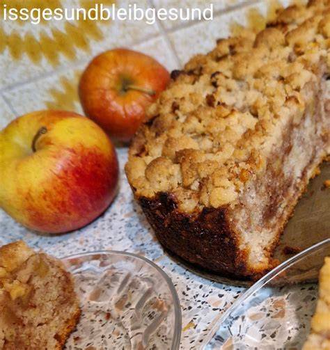 Streusel, Keksteig-Stückchen und Swirl im Käsekucheneis
