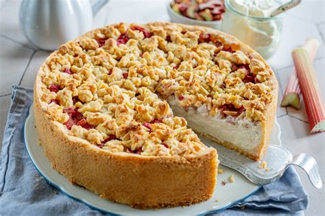 Streusel-Rhabarberkuchen Schritt-für-Schritt