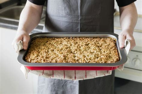 Streuselkuchen frisch aus dem Backofen