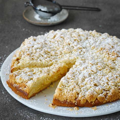 Streuselkuchen mit Puderzucker bestreut