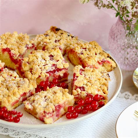 Streuselkuchen mit verschiedenen Toppings und Füllungen
