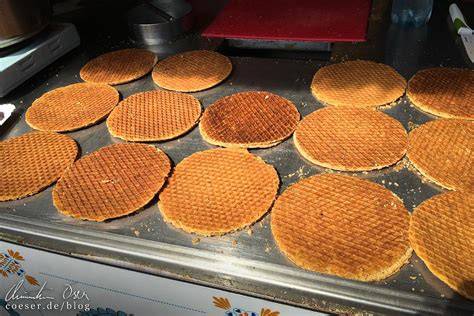 Stroopwafels frisch gebacken und serviert